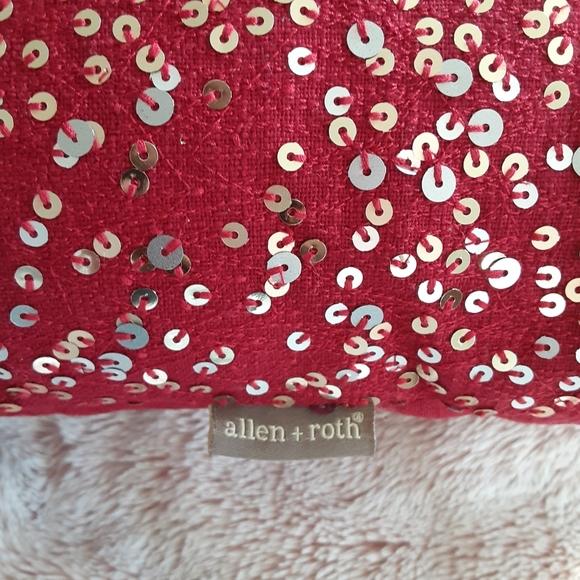 Allen + Roth Christmas Pillow & Throw Bund… - Picture 8 of 8